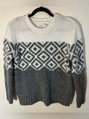 Zara Two-tone Cream & Black Knit  Sweater